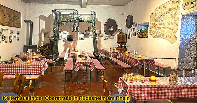 Weinprobe im Kelterhaus in der Oberstraße in Rüdesheim am Rhein